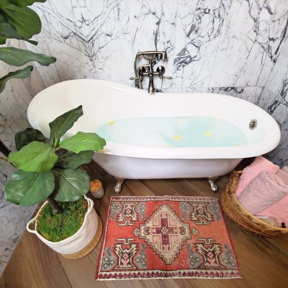 012 - SELENA - Picture 2 of 3